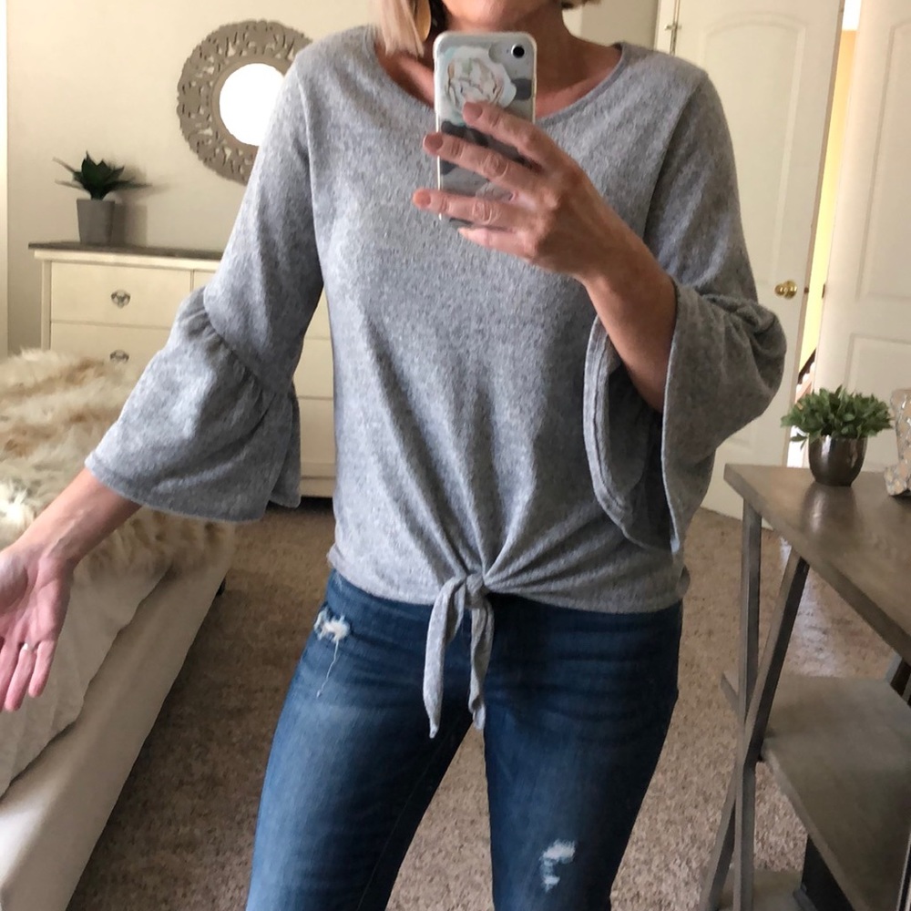 Gray 3/4 loose ruffle sleeve sweater